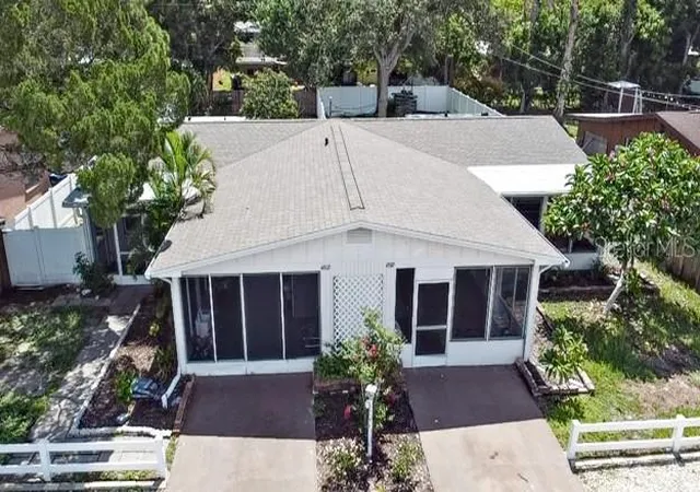 Photo 3 of House for sale at 4805 21st Street W, Bradenton, FL 34207 | MLS# TB8537553 | Listing updated on 2026-08-16