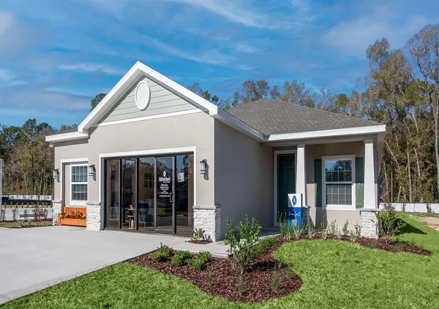 Photo 2 of Sale Pending at 10538 Sw 76th Court, Ocala, FL 34476 | MLS# L4964178 | Listing updated on 2026-08-12