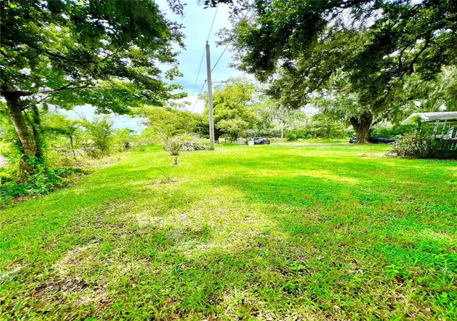 Photo 3 of Single family home for sale at 1008 Gray St, Plant City, FL 33563 | MLS# TB8537570 | Listing updated on 2026-09-12