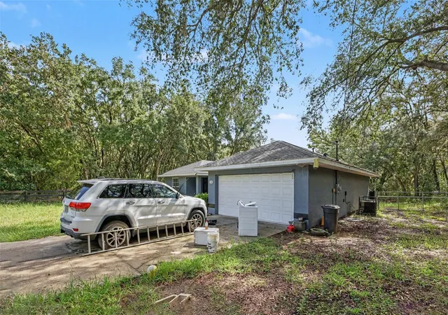 4th image of 135 Fisher Way Trl, Ocklawaha, FL 32179 | MLS# O6432390