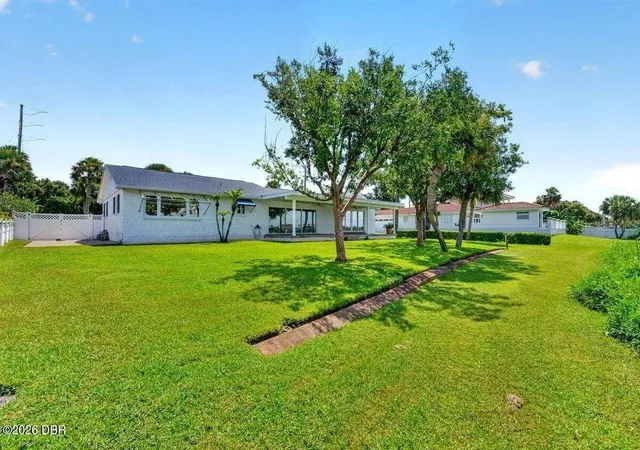 Photo 4 of Single family home for sale at 448 Riverside Dr, Ormond Beach, FL 32176 | MLS# V4950653 | Listing updated on 2026-08-28