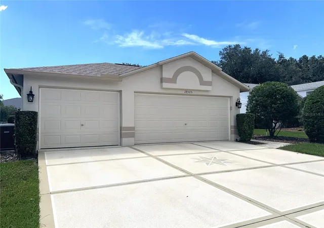Photo 1 of Single family home for sale at 18505 Grand Clb Dr, Hudson, FL 34667 | MLS# TB8537593 | Listing updated on 2026-09-30