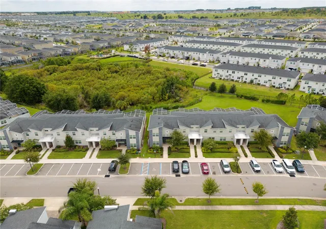 4th image of 302 Ocean Course Ave, Davenport, FL 33896 | MLS# O6432403