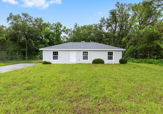 Photo 2 of Single family home for sale at 21812 Sw Rainbow Lakes Blvd, Dunnellon, FL 34431 | MLS# OM730102 | Listing updated on 2026-09-14