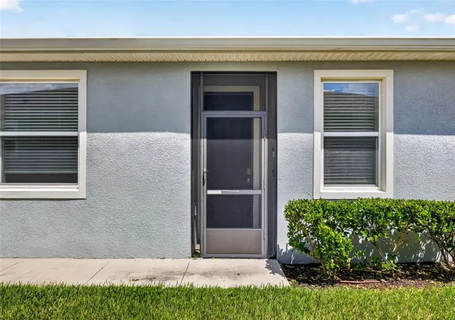 5th image of 7460 Stonebrook Cir, Wesley Chapel, FL 33545 | MLS# TB8537605