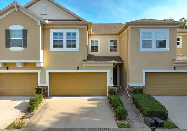 Photo 2 of Townhouse for sale at 17457 Chateau Pine Wy, Clermont, FL 34711 | MLS# O6432416 | Listing updated on 2026-09-12