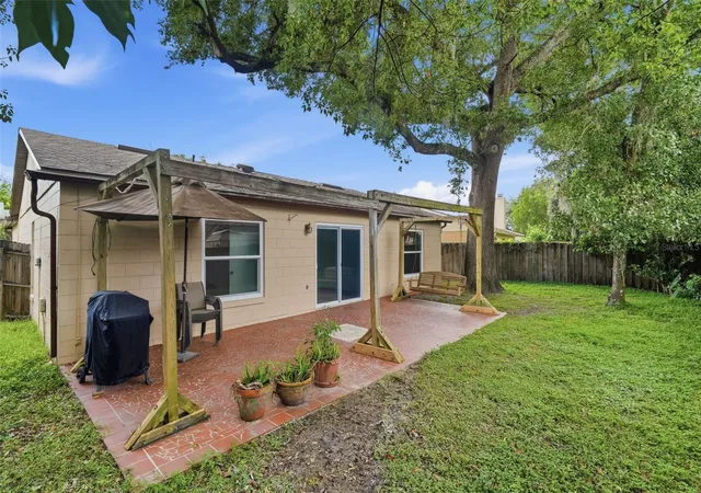 Photo 2 of Single family home for sale at 723 Oak Manor Cir, Orlando, FL 32825 | MLS# O6432434 | Listing updated on 2026-10-09