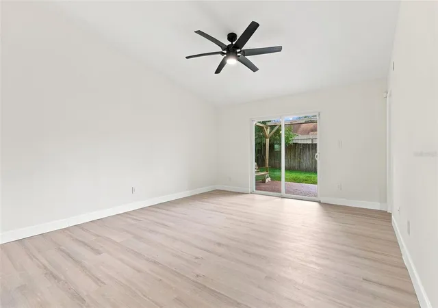 Photo 4 of Single family home for sale at 723 Oak Manor Cir, Orlando, FL 32825 | MLS# O6432434 | Listing updated on 2026-10-09