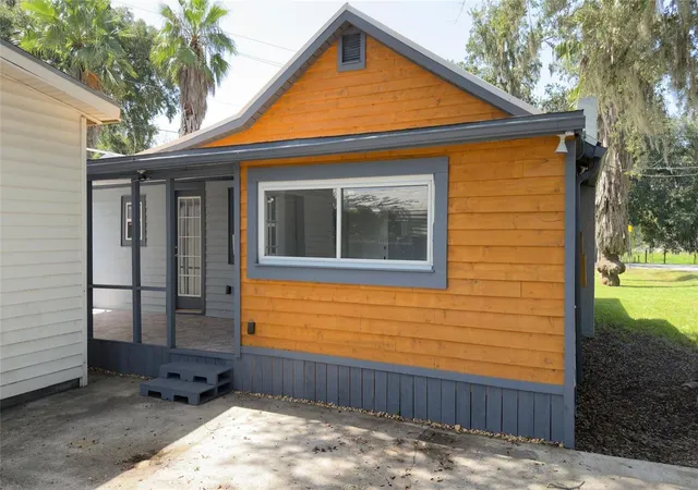 Photo 2 of Single family home for sale at 14740 Johns Rd, Dade City, FL 33525 | MLS# O6432438 | Listing updated on 2026-08-11
