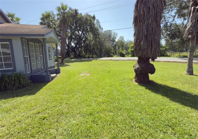 Photo 4 of Single family home for sale at 14740 Johns Rd, Dade City, FL 33525 | MLS# O6432438 | Listing updated on 2026-08-11