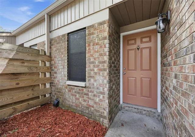 2nd image of 3405 Nw 52nd Ter, Gainesville, FL 32606 | MLS# GC542634
