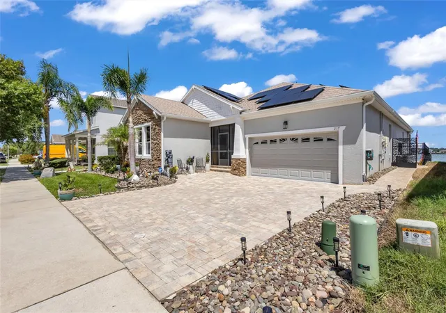 5th image of 237 Blue Cypress Dr, Groveland, FL 34736 | MLS# G5116300