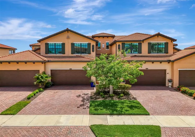 Listing Photo 5 - Condo for sale in building located at 10797 Tarflower Dr, VENICE, FL 34293 - Unit #201