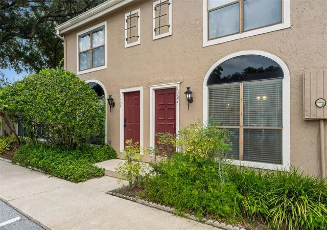 2nd image of 1307 Park Villa Pl, Winter Springs, FL 32708 | MLS# O6432480