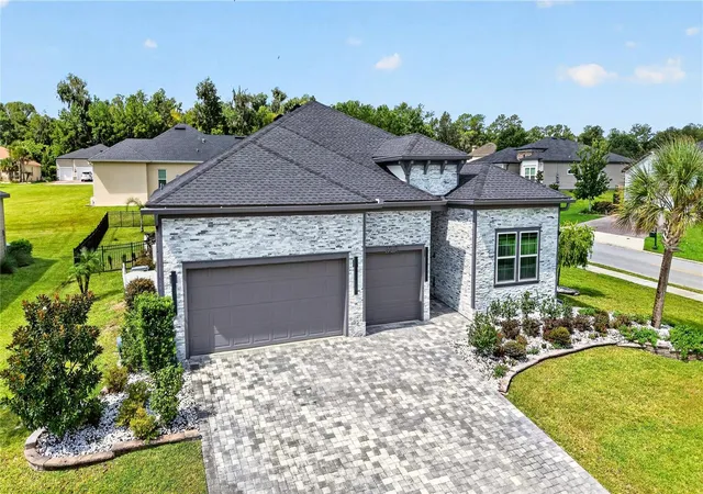 Photo 1 of Single family home for sale at 1210 Se 42nd Road, Ocala, FL 34480 | MLS# OM730112 | Listing updated on 2026-09-14