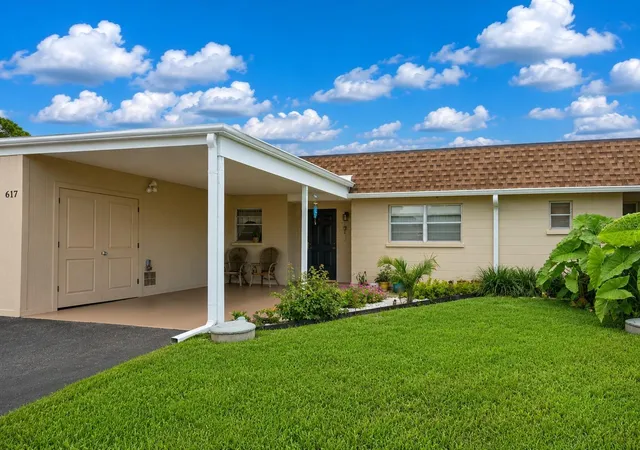 1st image of 617 Park Cir #26, Bradenton, FL 34207 | MLS# A4702637