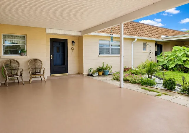 3rd image of 617 Park Cir #26, Bradenton, FL 34207 | MLS# A4702637