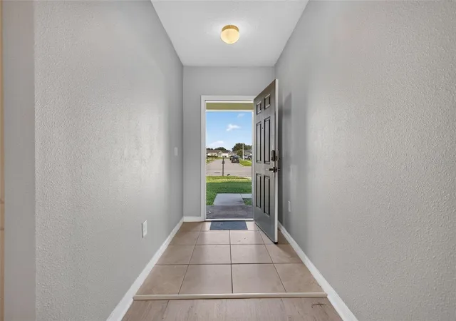 Photo 3 of Single family home for sale at 573 Lucerne Blvd, Winter Haven, FL 33881 | MLS# O6432483 | Listing updated on 2026-09-03