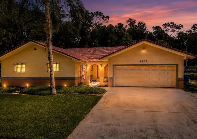 image of 2269 Country Club Dr, Deland, FL 32724 | MLS# V4950656