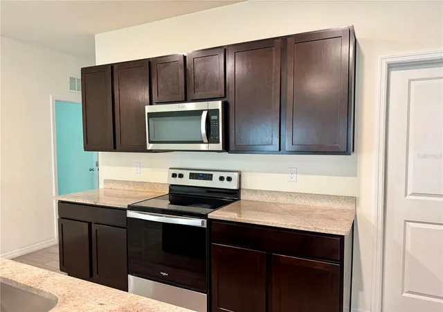 3rd image of 4802 Sw 51St Wy, Gainesville, FL 32608 | MLS# GC542636