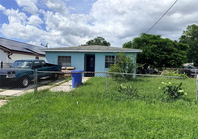 Photo 1 of Single family home for sale at 3915 W Broad St, Tampa, FL 33614 | MLS# TB8537662 | Listing updated on 2026-09-02