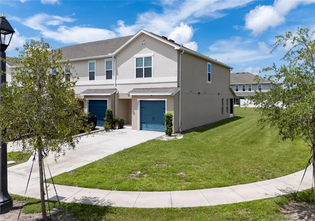Photo 1 of Townhouse for sale at 3075 Fieldwood Cir, Saint Cloud, FL 34772 | MLS# O6432487 | Listing updated on 2026-09-05