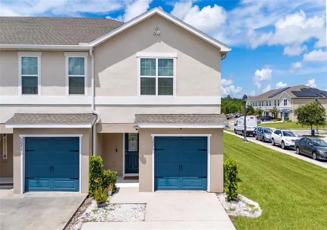 Photo 2 of Townhouse for sale at 3075 Fieldwood Cir, Saint Cloud, FL 34772 | MLS# O6432487 | Listing updated on 2026-09-05