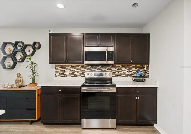 Photo 3 of Townhouse for sale at 3075 Fieldwood Cir, Saint Cloud, FL 34772 | MLS# O6432487 | Listing updated on 2026-09-05