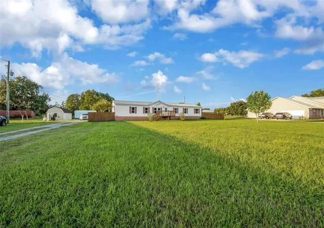 Photo 3 of Manufactured home for sale at 3858 E Knights Griffin Rd, Plant City, FL 33565 | MLS# TB8537670 | Listing updated on 2026-10-07