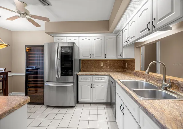 Photo 3 of House for sale at 2052 SE 37th Court Cir, Ocala, FL 34471 | MLS# OM730113 | Listing updated on 2026-09-05