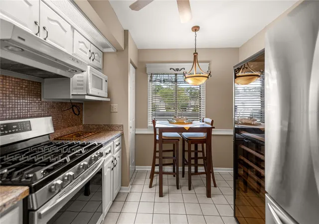Photo 4 of House for sale at 2052 SE 37th Court Cir, Ocala, FL 34471 | MLS# OM730113 | Listing updated on 2026-09-05