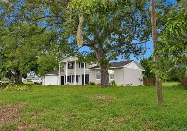 1st image of 118 2nd St Nw, Ruskin, FL 33570 | MLS# S5155401