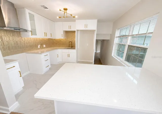 2nd image of 118 2nd St Nw, Ruskin, FL 33570 | MLS# S5155401