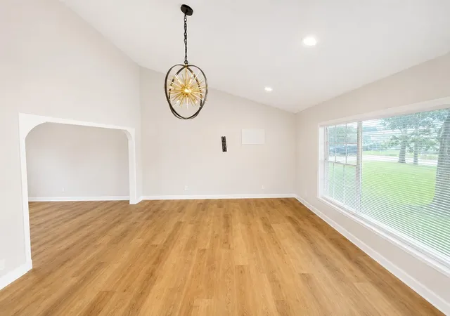 3rd image of 118 2nd Street NW, Ruskin, FL 33570 | MLS# S5155401