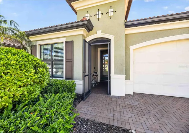 Photo 1 of Single family home for sale at 24232 Gallberry Dr, Venice, FL 34293 | MLS# D6148361 | Listing updated on 2026-10-23