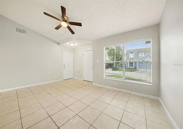 Photo 4 of Single family home for sale at 1034 Clovercrest Rd, Orlando, FL 32811 | MLS# O6432516 | Listing updated on 2026-08-12