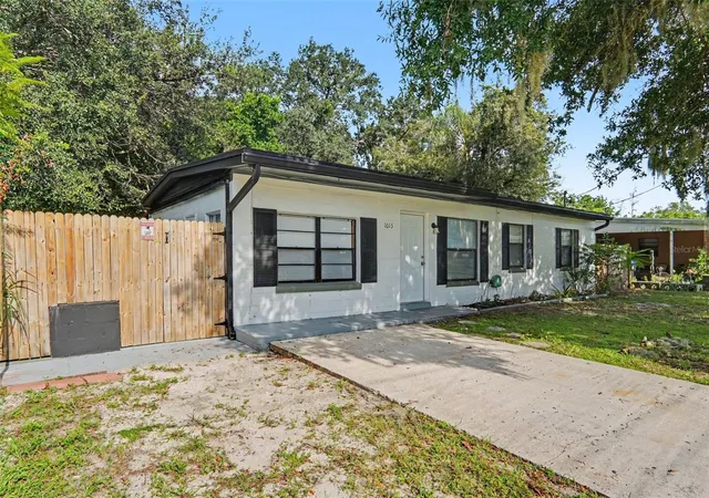 1st image of 1015 Emeralda Rd, Orlando, FL 32808 | MLS# O6432522