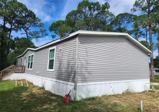 Photo 3 of Manufactured home for sale at 4550 Polk City Rd, Haines City, FL 33844 | MLS# L4964190 | Listing updated on 2026-08-20