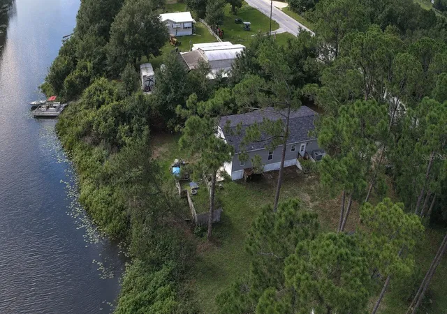 Photo 4 of Manufactured home for sale at 4550 Polk City Rd, Haines City, FL 33844 | MLS# L4964190 | Listing updated on 2026-08-20