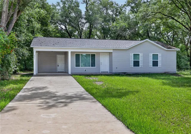 Photo 1 of Single family home for sale at 6255 Se 165th Court, Ocklawaha, FL 32179 | MLS# OM730128 | Listing updated on 2026-09-15