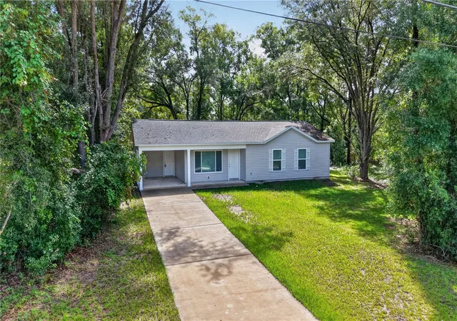 Photo 2 of Single family home for sale at 6255 Se 165th Court, Ocklawaha, FL 32179 | MLS# OM730128 | Listing updated on 2026-09-15