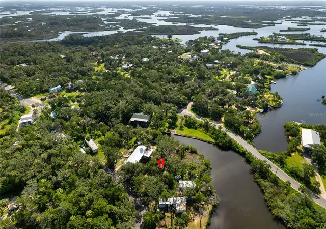 2nd image of 14512 W Black Creek Dr, Crystal River, FL 34429 | MLS# W7888459