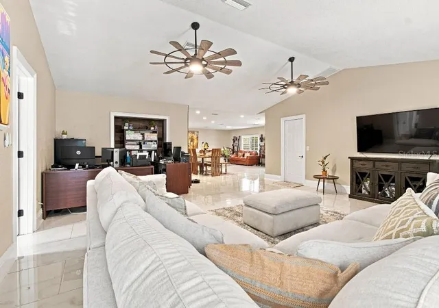 3rd image of 17933 Eagle Ln, Lutz, FL 33558 | MLS# TB8537739