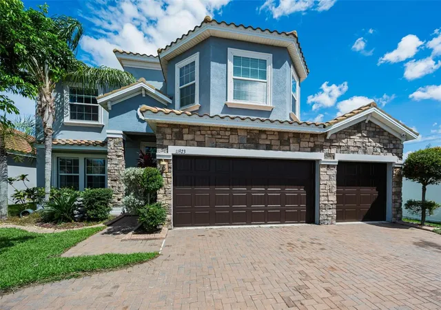 Photo 4 of Single family home for sale at 11923 Cinnamon Fern Dr, Riverview, FL 33579 | MLS# W7888461 | Listing updated on 2026-10-09