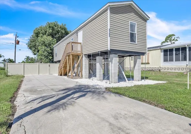 1st image of 3702 Dunreath Rd, Port Charlotte, FL 33953 | MLS# C7529463