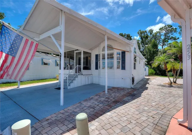Photo 2 of Manufactured home for sale at 252 Citrus Ridge Dr, Davenport, FL 33837 | MLS# O6432555 | Listing updated on 2026-09-21