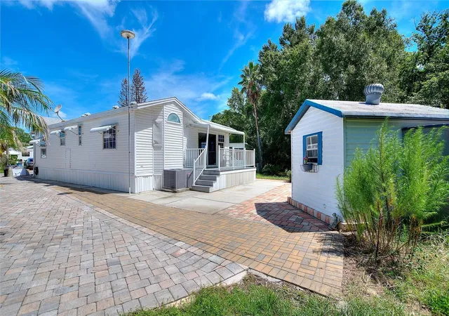 Photo 4 of Manufactured home for sale at 252 Citrus Ridge Dr, Davenport, FL 33837 | MLS# O6432555 | Listing updated on 2026-09-21