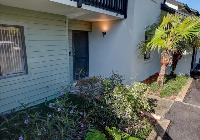 3rd image of 3708 Greenery Ct #108, Tampa, FL 33618 | MLS# TB8537760