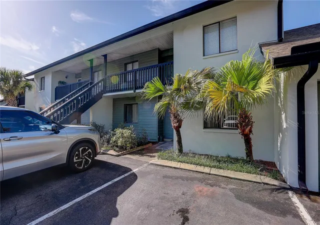 4th image of 3708 Greenery Ct #108, Tampa, FL 33618 | MLS# TB8537760