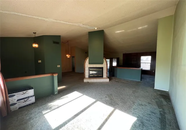 4th image of 914 Sweetbrier Dr, Deltona, FL 32725 | MLS# V4950667